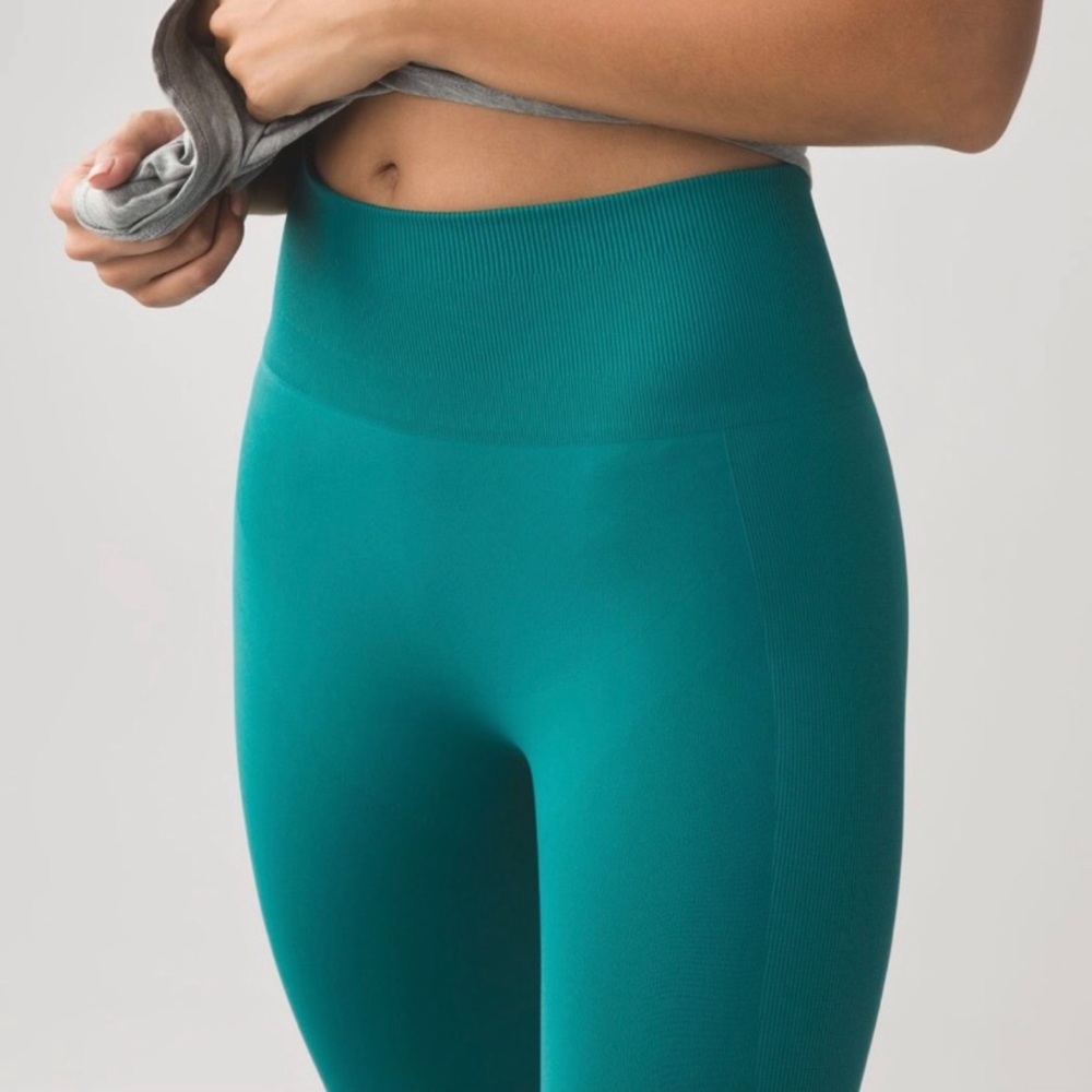 HIGH WAISTED LULULEMON LEGGINGS